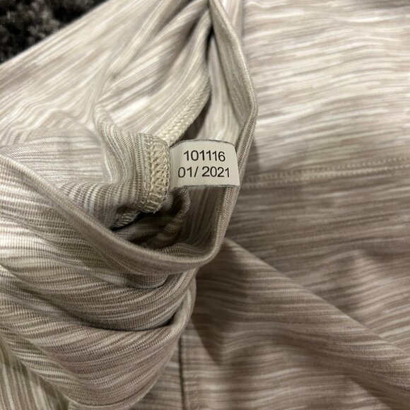 Outdoor Voices Flow 7" Bike Shorts Oatmeal Size Med - Picture 3 of 4